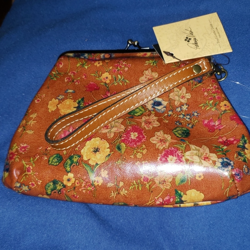 Patricia Nash Vegtan SAVENA Wristlet "Tan Prairie